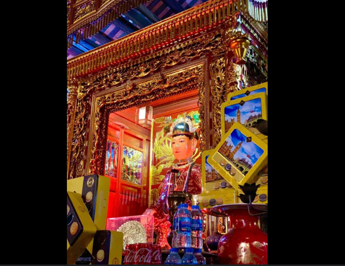 bàn thờ VƯƠNG CÔ ĐỆ NHẤT